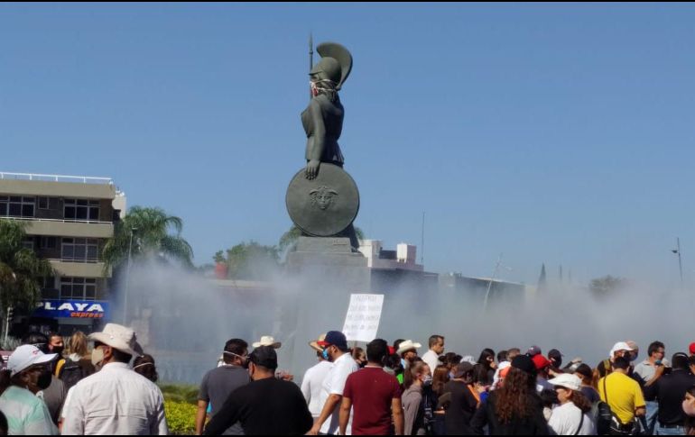 Los inconformes cuestionaron las medidas tomadas por el gobernador desde el inicio de la contingencia sanitaria. Cortesía