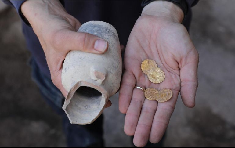 Las monedas fueron descubiertas en una excavación cercana al Muro de los Lamentos. EFE . A / Sultan