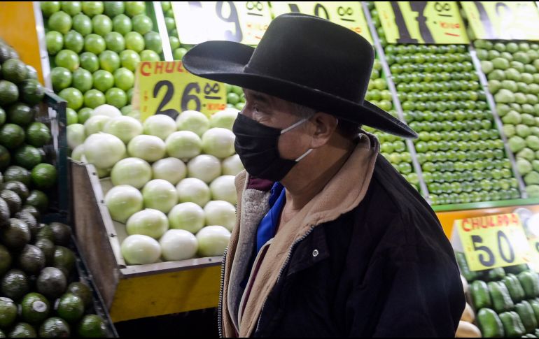 Alimentos como la cebolla, con un alza de 25.24% mensual, impulsaron el incremento en octubre. AFP/ARCHIVO