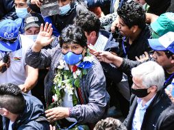 Evo Morales (c), en compañía del exvicepresidente boliviano, Alvaro García(d), a su llegada hoy a Villazón, Bolivia. Xinhua/A. Orgaz/Colectivo Prismo