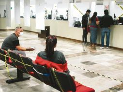 AFECTACIONES.  El cierre de oficinas públicas por  la  crisis  sanitaria afectó los trámites federales para la credencial para votar y el pasaporte, entre otros. EL INFORMADOR•  G. Gallo