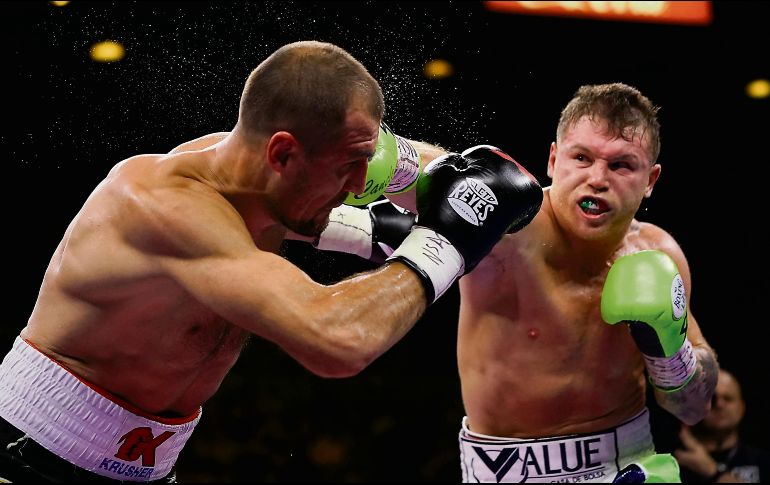 YA LLOVIÓ. Álvarez Barragán enfrentó a Sergey Kovalev en su última contienda. IMAGO7