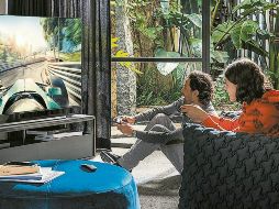 ACTUALIZADOS. Los mexicanos cambian su pantalla de televisión cada cuatro años en promedio, en otros países lo hacen cada siete. ESPECIAL