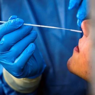 Coronavirus: España alcanza récord de muertes, pero comienza a ver estabilización