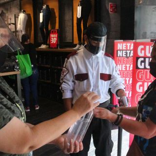 Buen Fin 2020: Refuerzan filtros sanitarios en tiendas del Centro de Guadalajara