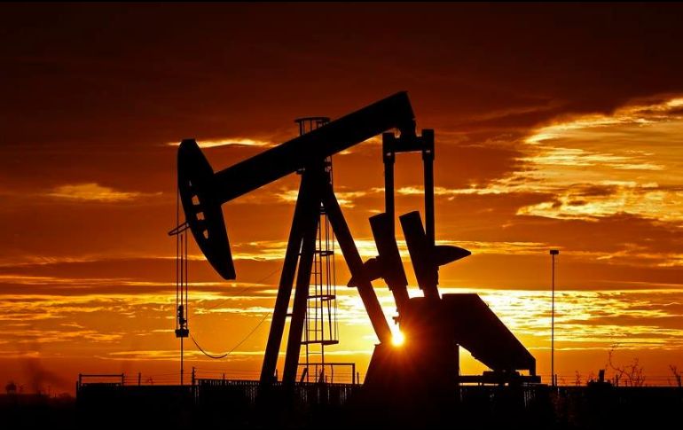 El petróleo se vio sostenido por la perspectiva de un posible ajuste de recortes de producción por la OPEP y sus aliados. EFE/ARCHIVO