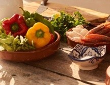 Una dieta variada con frutas, vegetales y proteínas aporta muchos nutrientes. GETTY IMAGES