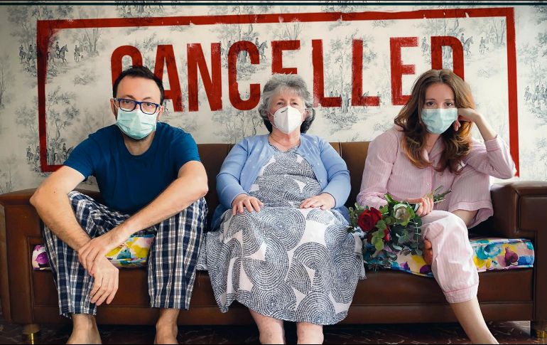 ELENCO. De izquierda a derecha: Luke Eve, la mamá de Luke y María Albiñana. CORTESÍA