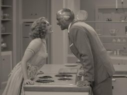 “WandaVision” es protagonizada por Elizabeth Olsen y Paul Bettany. CORTESÍA / Disney+