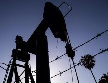 Este jueves, los contratos de futuros del WTI para entrega en diciembre restaron 33 centavos respecto a la sesión anterior. EFE/E. Laurent