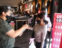 En tiendas no se permitirán ofertas nocturnas que generen aglomeraciones. EL INFORMADOR/ARCHIVO