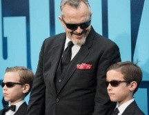 Miguel Bosé con sus dos hijos biológicos.  GETTY IMAGES
