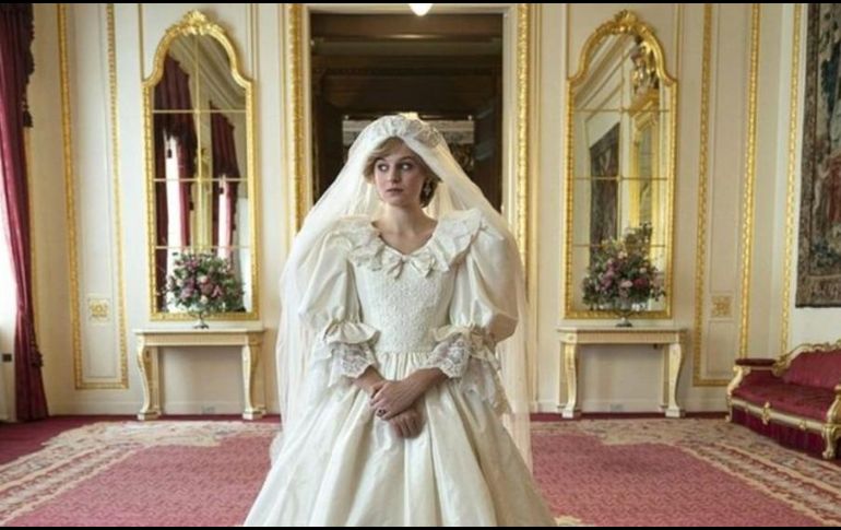 The Crown ofrece una extraordinaria actuación de Emma Corrin como la princesa Diana. NETFLIX