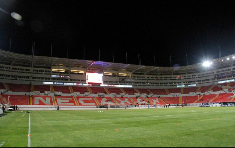 Chivas y Necaxa fueron los protagonistas del primer duelo en el Estadio Victoria. Imago7 / ARCHIVO