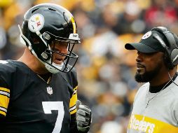 El entrenador en jefe Mike Tomlin sabrá hoy si podrá contar con su mariscal de campo para el duelo de mañana contra Cincinnati. AP