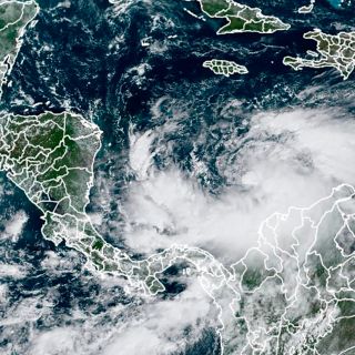 "Iota" se convierte en huracán; amenaza a Nicaragua y Honduras
