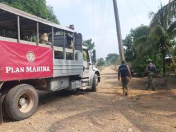 Personal de la Marina durante labores de auxilio a la población en Chiapas. TWITTER@SEMAR_mx