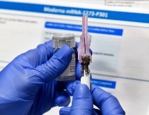 La eficacia media de la vacuna de la farmacéutica Moderna se elevó al 94.1%. AP/ARCHIVO