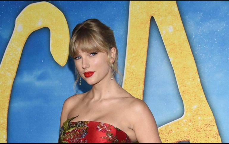 Swift es libre de volver a grabar canciones de sus primeros álbumes a partir de este mes. AP / ARCHIVO
