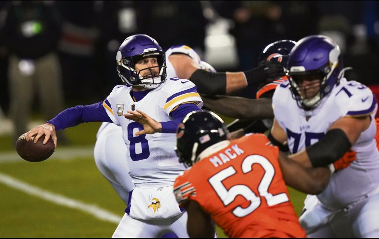 EXORCIZA. Kirk Cousins nunca había ganado un juego de Lunes por la Noche y ayer a lo hizo ante los Bears para que los Vikings consiguieran su tercer triunfo consecutivo. AP• C. Rex Arbogast