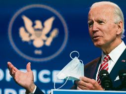 RECOMENDACIÓN. Joe Biden ha pedido a los estadounidenses usar el cubrebocas siempre.  AFP