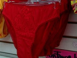 Los jueces argumentaron que el calzón color rojo con encaje conlleva a inferir que la mujer estaba dispuesta a tener relaciones con el acusado. EL INFORMADOR/ARCHIVO