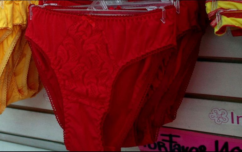 Los jueces argumentaron que el calzón color rojo con encaje conlleva a inferir que la mujer estaba dispuesta a tener relaciones con el acusado. EL INFORMADOR/ARCHIVO