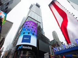 Los inversores siguen pendientes del alarmante aumento de casos de coronavirus, lo que afectó a los indicadores. EFE/ARCHIVO