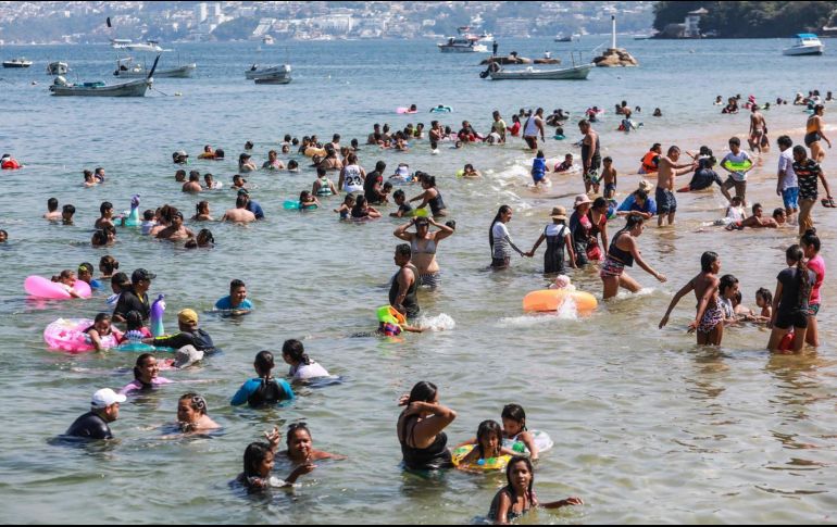 Casi 200 mil turistas llegaron a Acapulco, Zihuatanejo y Taxco. EFE / ARCHIVO