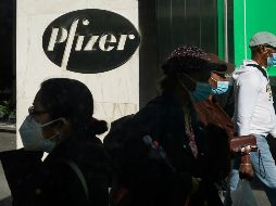 Pfizer resalta que los datos demuestran que la vacuna fue bien tolerada en todas las poblaciones con más de 43 mil participantes inscritos. AP / ARCHIVO
