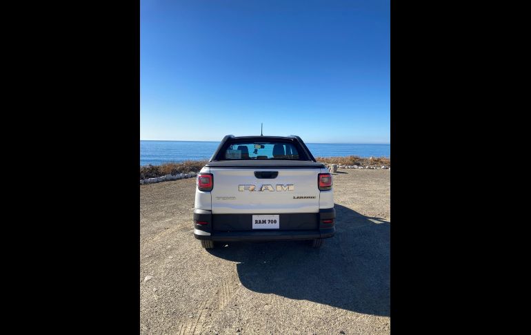 Sus dimensiones son de 4.4 metros de largo; 1.7 metros de ancho, 1.59 metros de alto y 2.37 metros en la distancia entre ejes. ESPECIAL