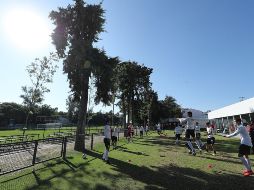 Vucetich solamente trabajará con su gente disponible el viernes, un día antes de enfrentar al Necaxa. TWITTER / @Chivas