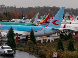 Aviones Boeing del modelo 737 MAX han permanecido almacenados tras la suspensión, como estos en un estacionamiento de Boeing en Seattle, Washington EFE/S. Brashear