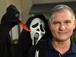 Kevin Williamson, guionista del estreno de la saga, da a conocer el fin del rodaje de “Scream”. TWITTER / @kevwilliamson