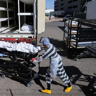 Coronavirus: Presos trasladan cadáveres en El Paso, fronteriza con México