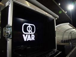 Los españoles Miguel Galán y Antonio Ibáñez han solicitado a la FIFA que dejen de utilizar su invención, de inmediato, la cual está registrada bajo su propiedad. IMAGO7