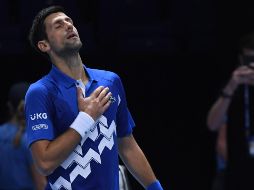 En un duelo a todo o nada, el número uno del mundo avanzó en el Masters de Londres, en el que busca su sexto título. EFE / A. Rain