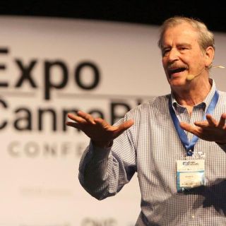 Vicente Fox llama "machín misógino" a Noroña