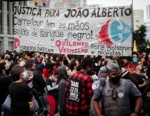 La muerte de Silveira Freitas motivó manifestaciones en Porto Alegre, Brasilia, Belo Horizonte y Rio de Janeiro. EFE/F. Bizerra