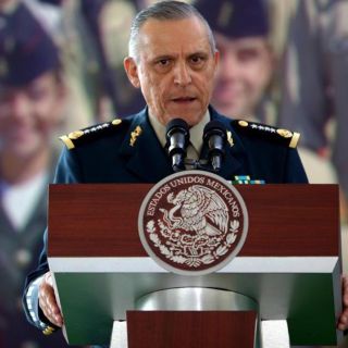 Piden investigar el papel de Salvador Cienfuegos en caso Ayotzinapa
