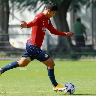 Chivas enfrenta a Necaxa por el pase a liguilla
