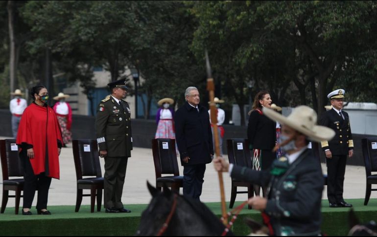 Ayer, en la conmemoración del 110 Aniversario del inicio de la Revolución Mexicana, el Presidente López Obrador estuvo acompañado del general Luis Cresencio Sandoval. SUN