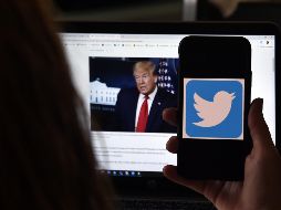 Trump usó Twitter para ayudar a construir su marca política y, más tarde, ejercer el poder de la presidencia, aunque usa principalmente su cuenta personal, @realDonaldTrump. AP / S. Walsh