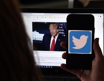 Trump usó Twitter para ayudar a construir su marca política y, más tarde, ejercer el poder de la presidencia, aunque usa principalmente su cuenta personal, @realDonaldTrump. AP / S. Walsh