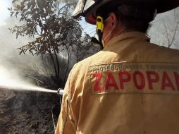 Con dos motobombas y dos pipas las autoridades lograron sofocar el incendio. ESPECIAL