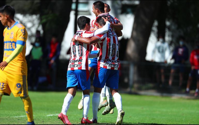 Chivas ahora se verá las caras con la Máquina de Cruz Azul en la ronda de semifinales. TWITTER / @Chivas