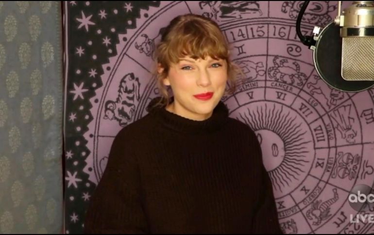 Taylor Swift se llevó el premio a Mejor Artista del año. AP / CORTESÍA