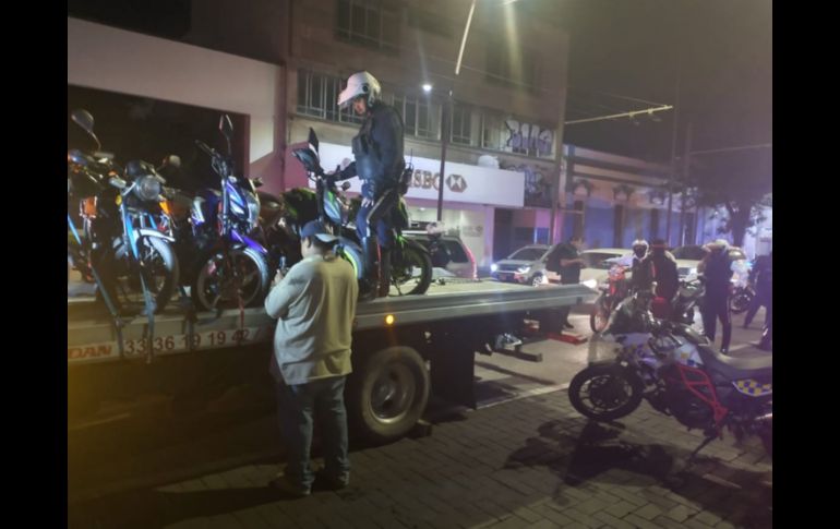 Aseguran 141 vehículos en carreras ilegales en Guadalajara