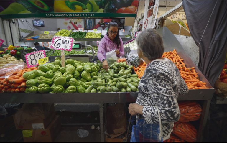 PANDEMIA. Debido a los cambios en los ingresos económicos por la crisis provocada por el COVID-19, este año es más difícil acceder a alimentos básicos. EL INFORMADOR • F. Atilano