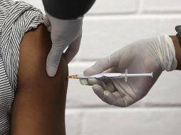 Al describir el proceso logístico de la llegada de la vacuna de Pfizer, el canciller detalló que en cinco días, desde su llegada a México, las dosis podrían llegar a los puntos de vacunación. AP / ARCHIVO